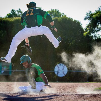 Match de baseball action coureur boucaniers