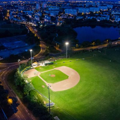 Vue aérienne de nuit terrain de baseball